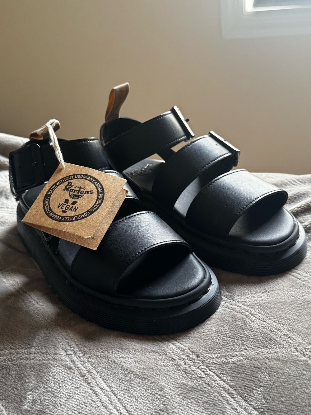 NWT Dr. Martens Women’s sandals size women’s 5